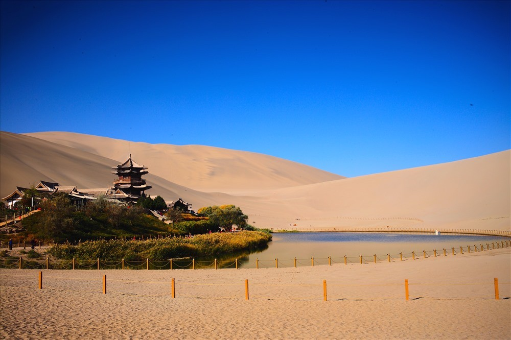 Tour con đường tơ lụa huyền thoại giá tốt 2025